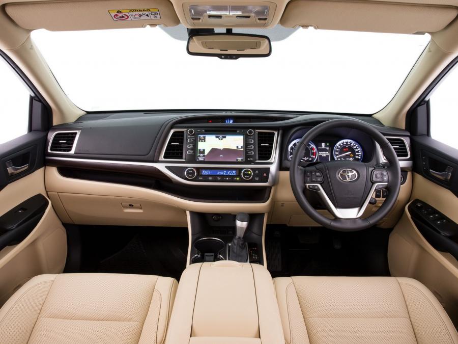 Торпедо Toyota Kluger 2014 года  (фото 22 из 23)